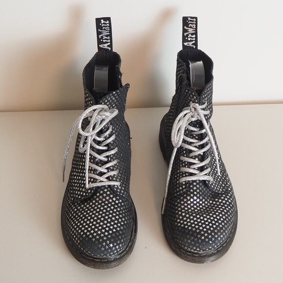 Dr. Martens‎ Kids 1460 Junior Lace Up Boots Black Cosmic Stars Size 3 Air Wair - Picture 2 of 11